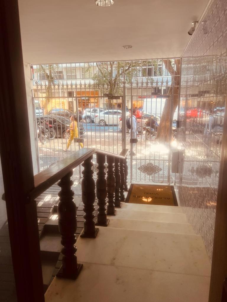 Ap Maravilhoso Quarto E Sala Leblon Recem Reformado Ate 4 Pessoas Na Ataulfo De Paiva Rio de Janeiro Exterior photo